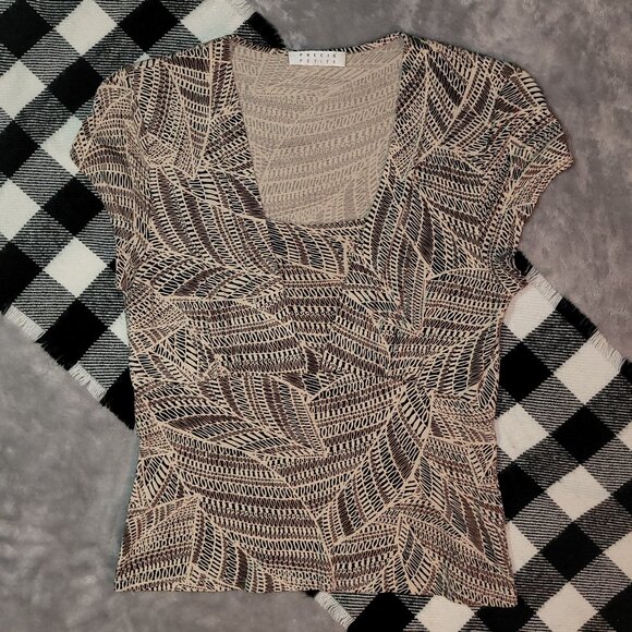 8 | Precis | Abstract Leaf Print Fooler Top - Picture 1 of 5